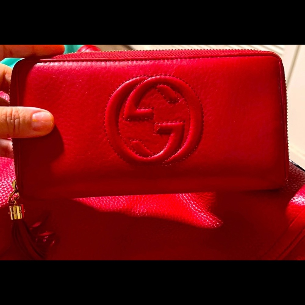 Authentic Gucci wallet